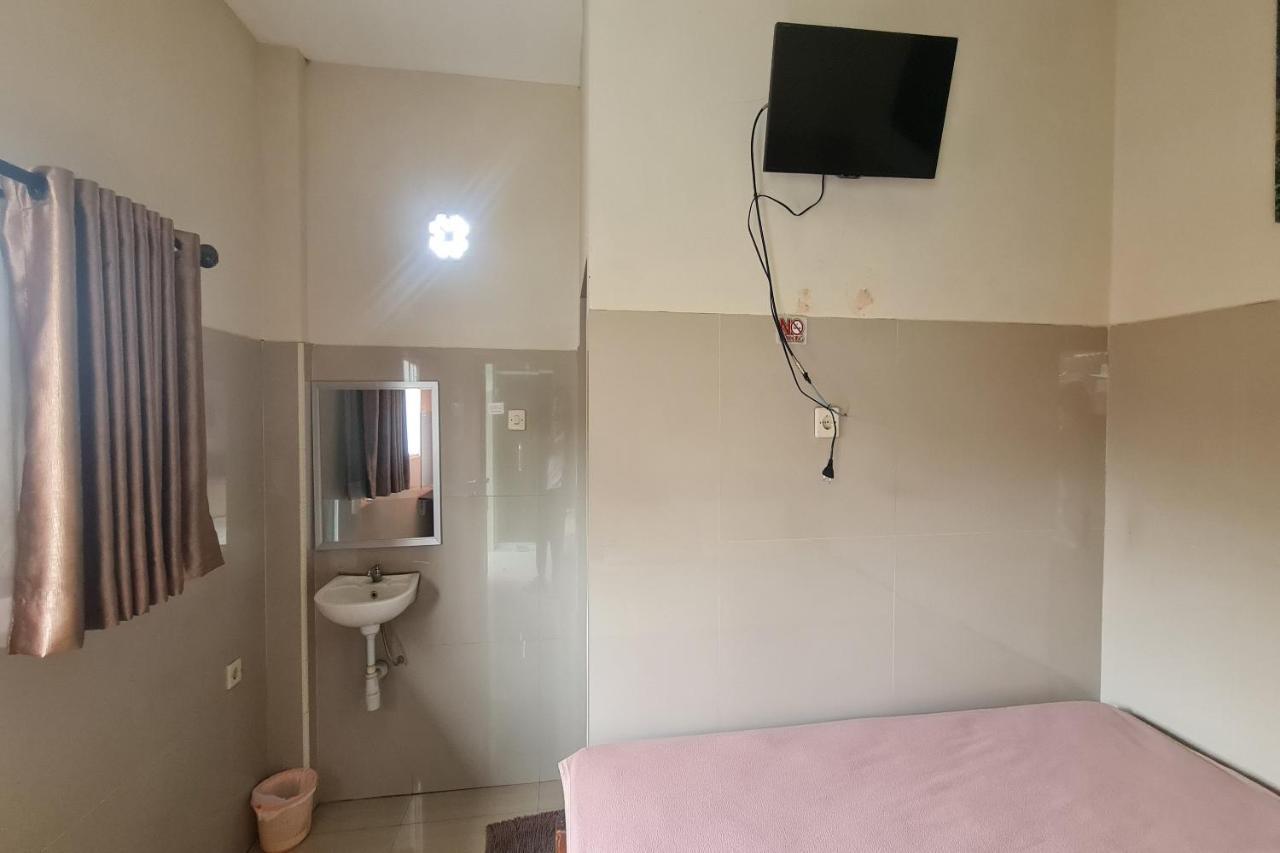 Capital O 93250 Hotel Tirta Kencana 2 Baturaden Banyumas Exterior foto